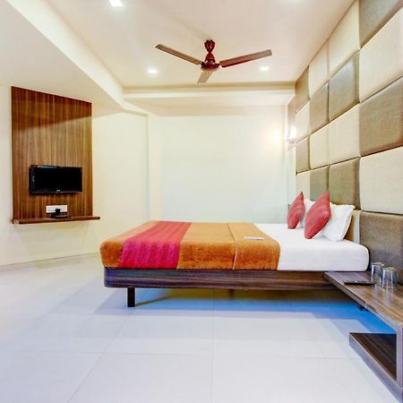 K D Residency Hotel กาลยัน ภายนอก รูปภาพ