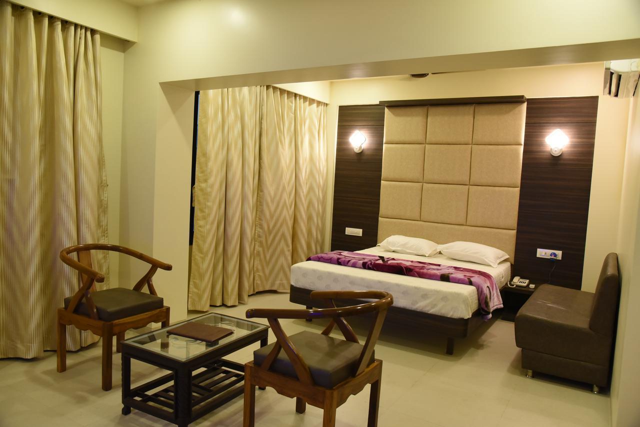 K D Residency Hotel กาลยัน ภายนอก รูปภาพ
