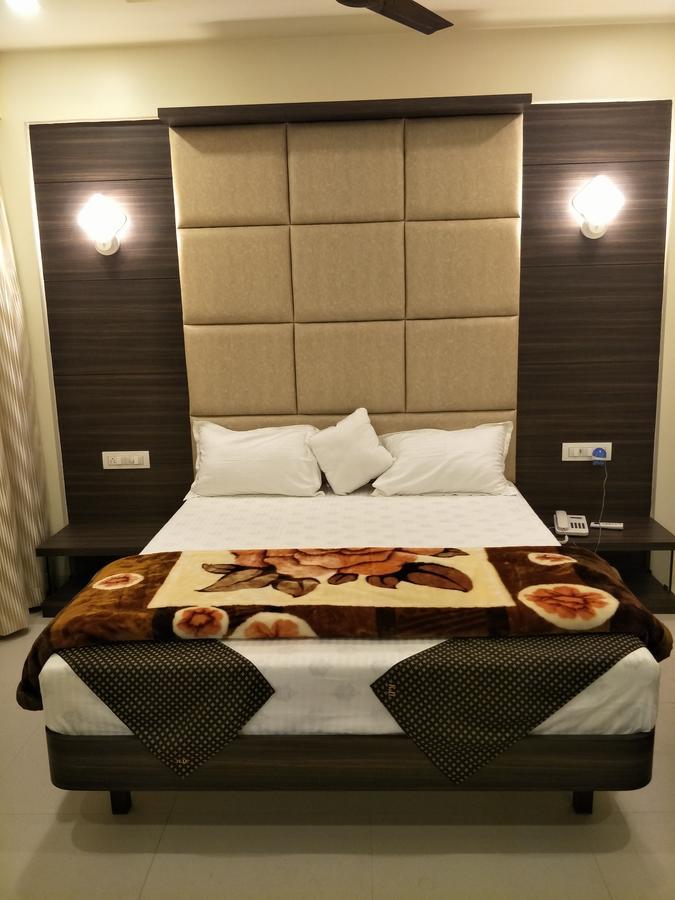 K D Residency Hotel กาลยัน ภายนอก รูปภาพ