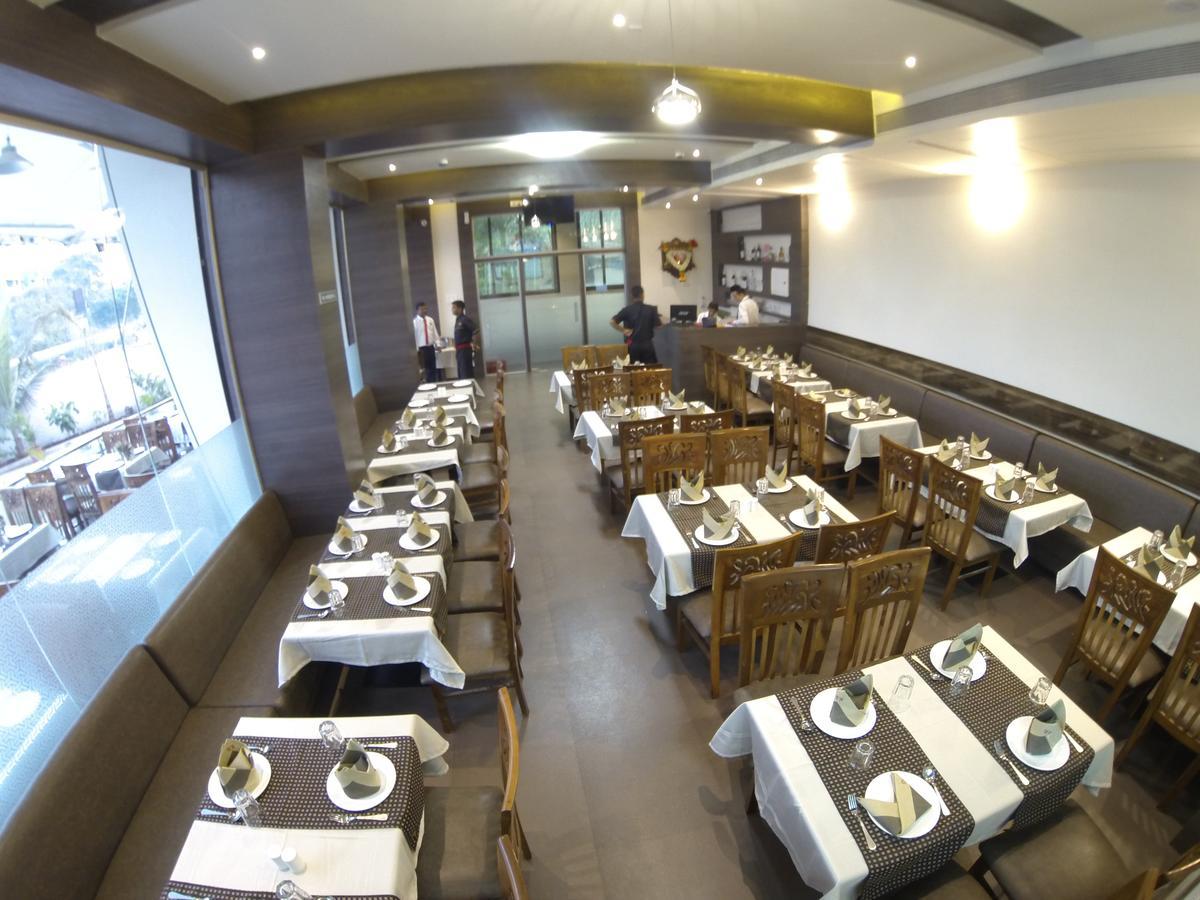 K D Residency Hotel กาลยัน ภายนอก รูปภาพ