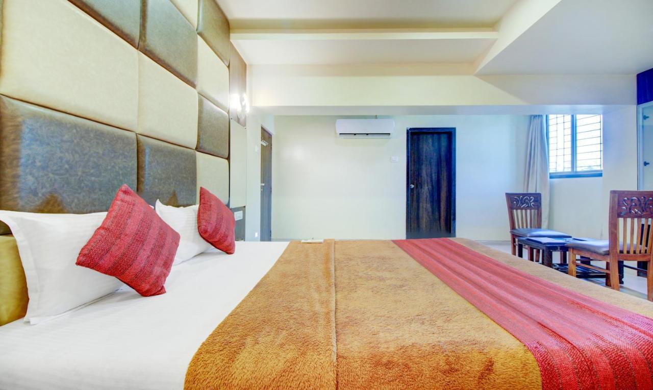 K D Residency Hotel กาลยัน ภายนอก รูปภาพ