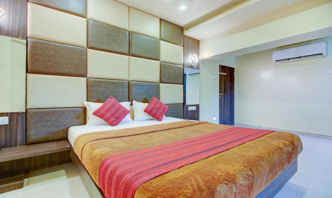 K D Residency Hotel กาลยัน ภายนอก รูปภาพ